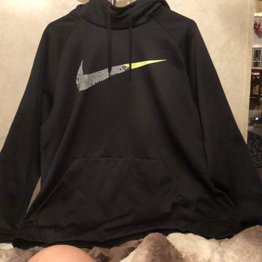Men’s Nike sweatshirt